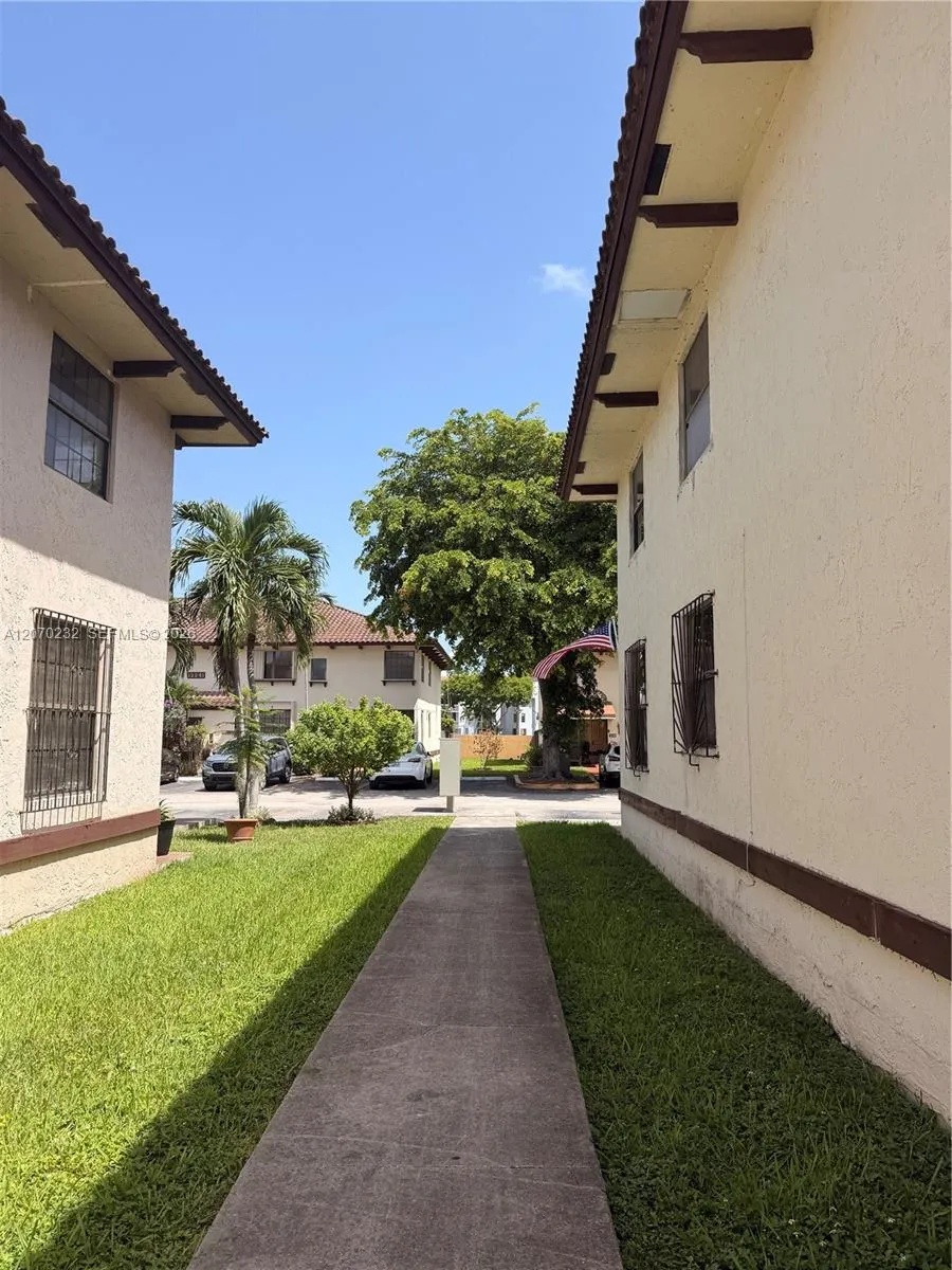 12241 SW 16th Ter #102-K Miami, FL 33175