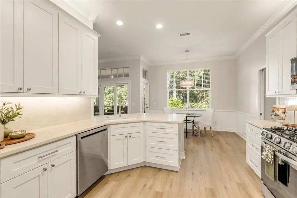 410 S PENINSULA AVENUE New Smyrna Beach, FL 32169