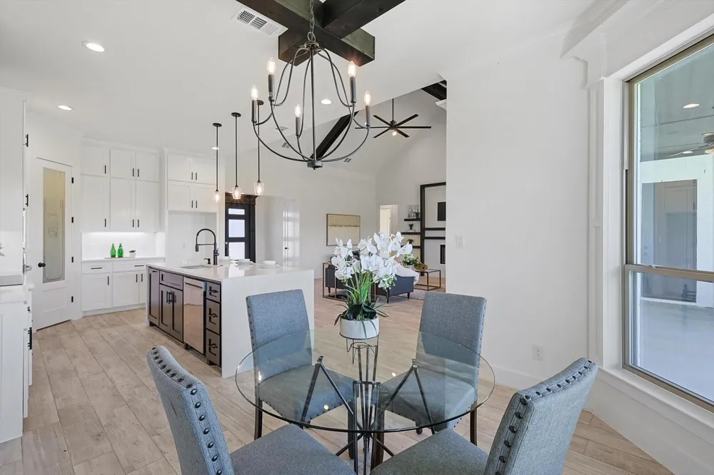 5009 Glenoaks Court Weatherford, TX 76088