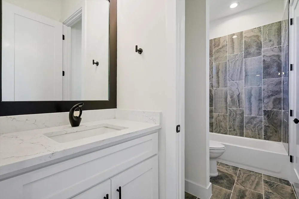 5009 Glenoaks Court Weatherford, TX 76088