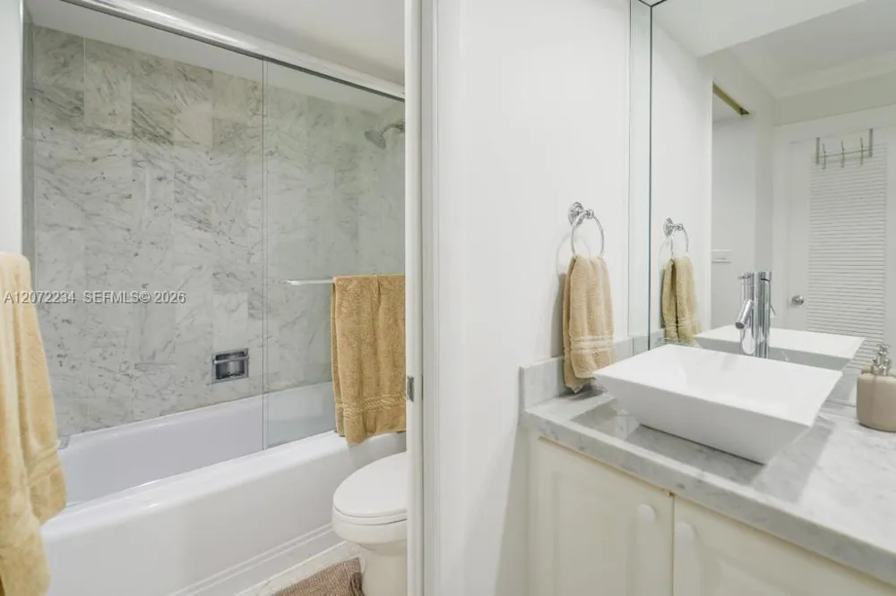 1121 Crandon Blvd #D206 Key Biscayne, FL 33149