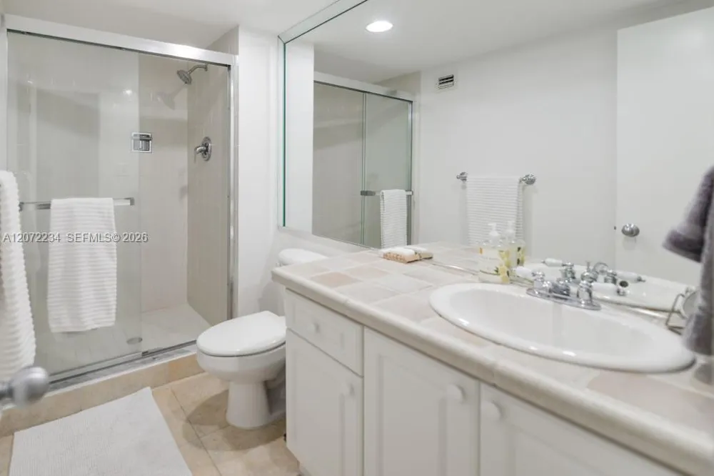 1121 Crandon Blvd #D206 Key Biscayne, FL 33149