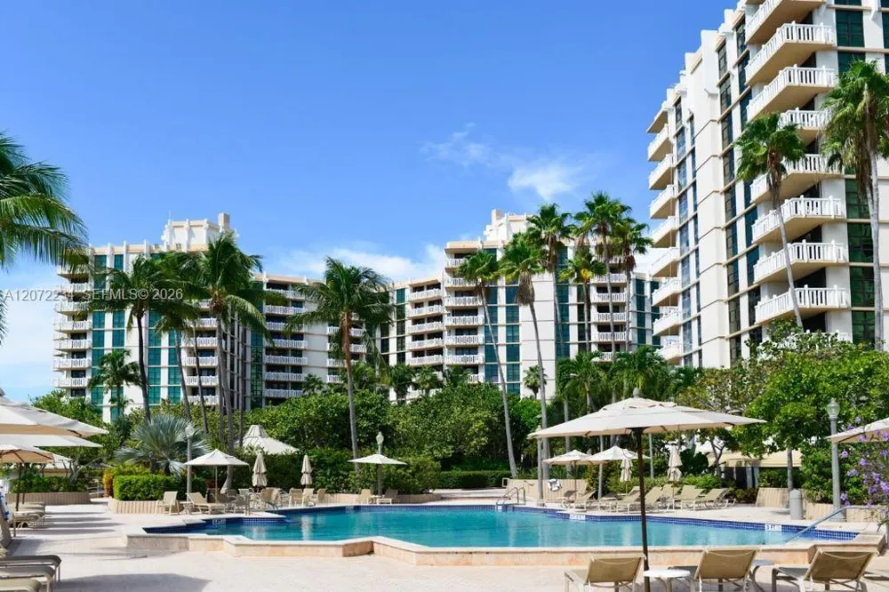 1121 Crandon Blvd #D206 Key Biscayne, FL 33149