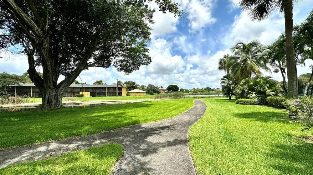 1632 Meadows Circle W Boynton Beach, FL 33436