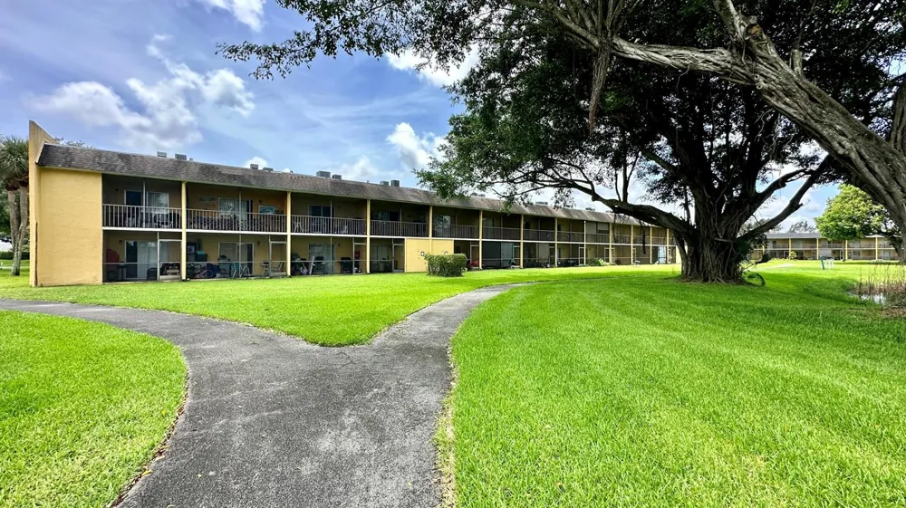 1632 Meadows Circle W Boynton Beach, FL 33436