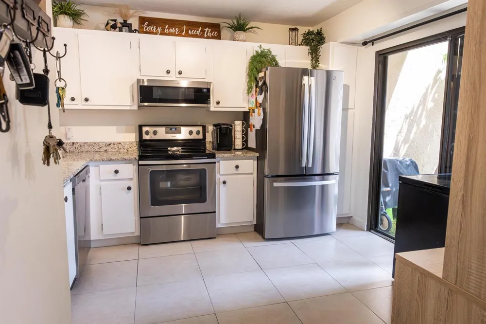 803 LAKEVIEW CIRCLE Royal Palm Beach, FL 33411