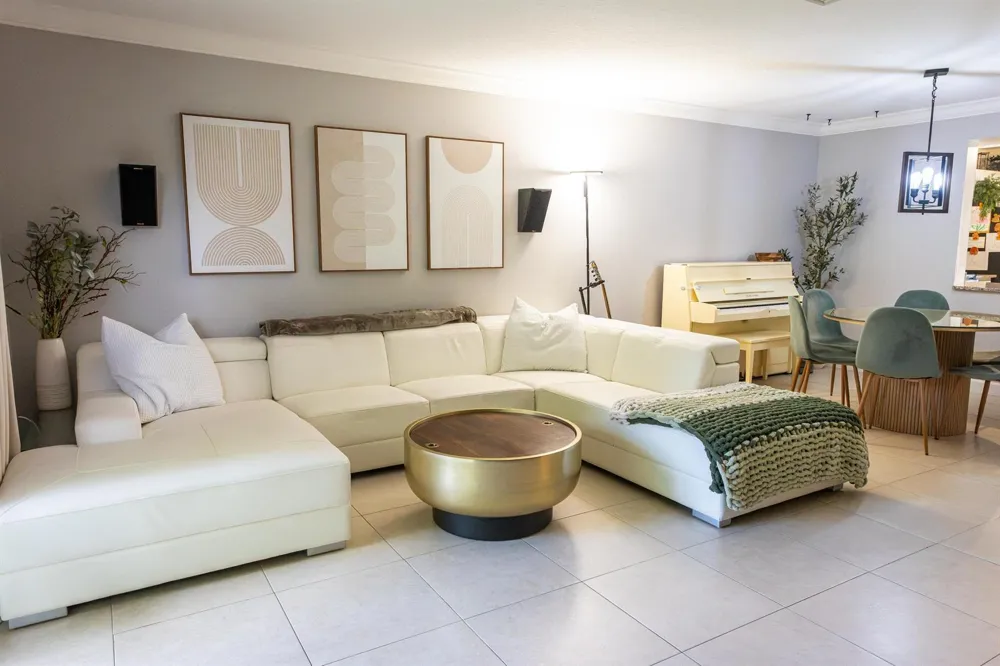 803 LAKEVIEW CIRCLE Royal Palm Beach, FL 33411