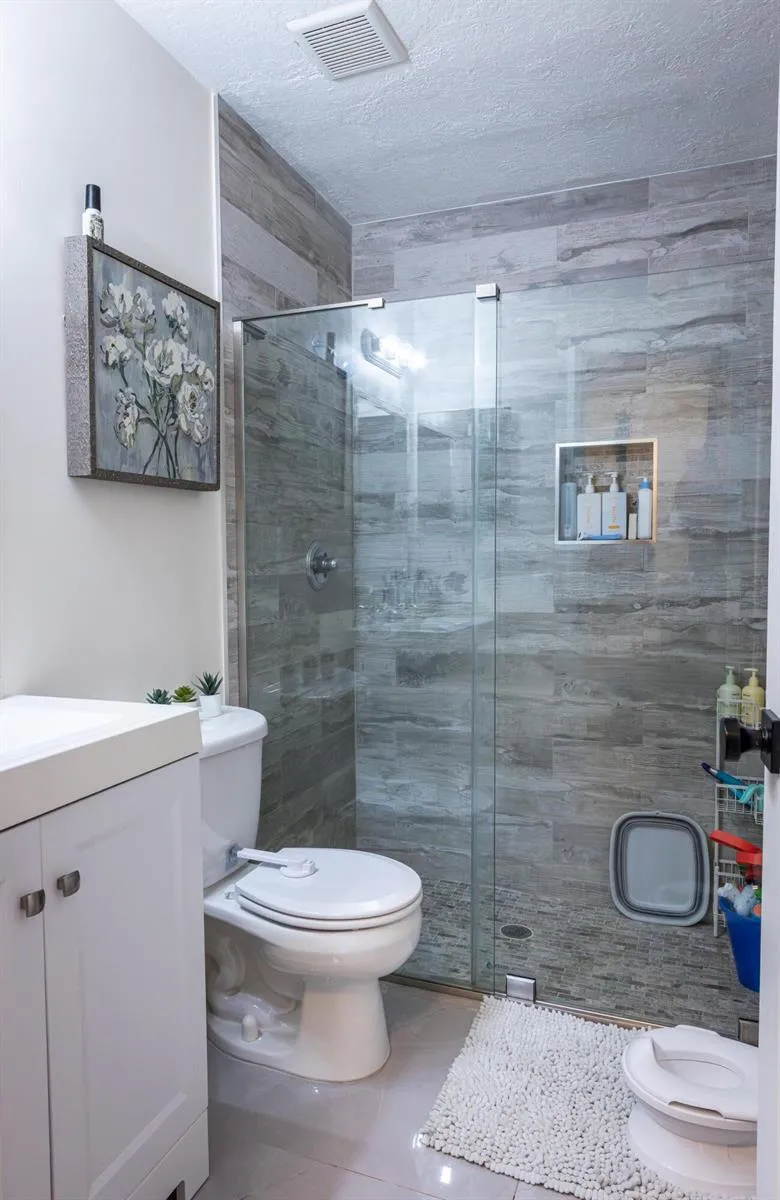 803 LAKEVIEW CIRCLE Royal Palm Beach, FL 33411