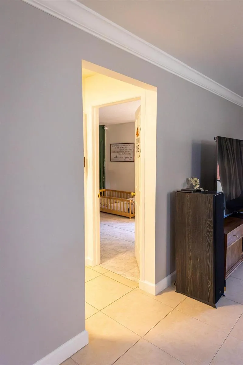 803 LAKEVIEW CIRCLE Royal Palm Beach, FL 33411