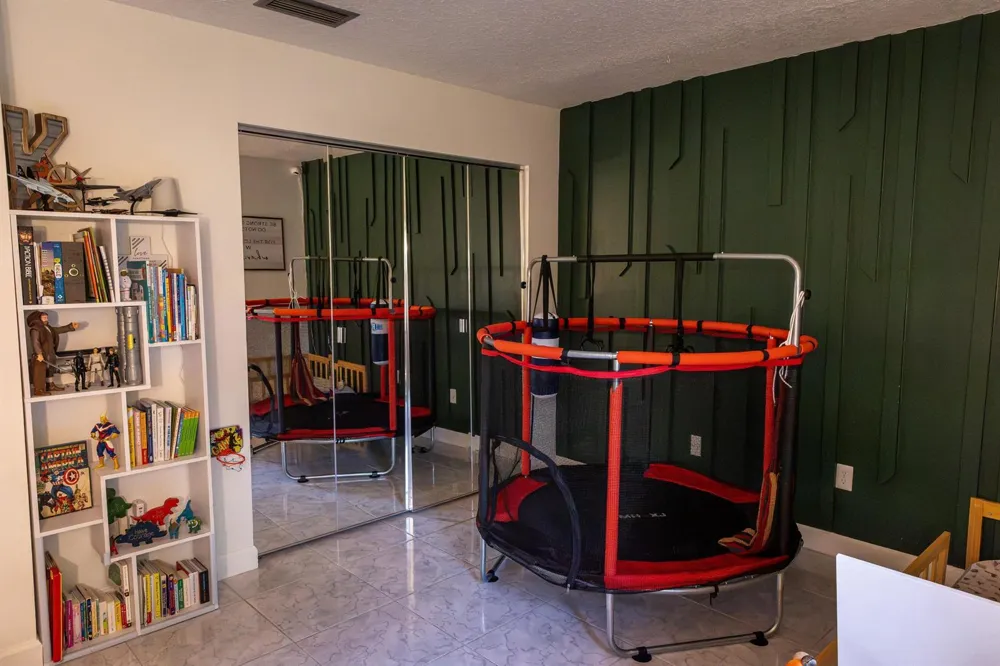 803 LAKEVIEW CIRCLE Royal Palm Beach, FL 33411