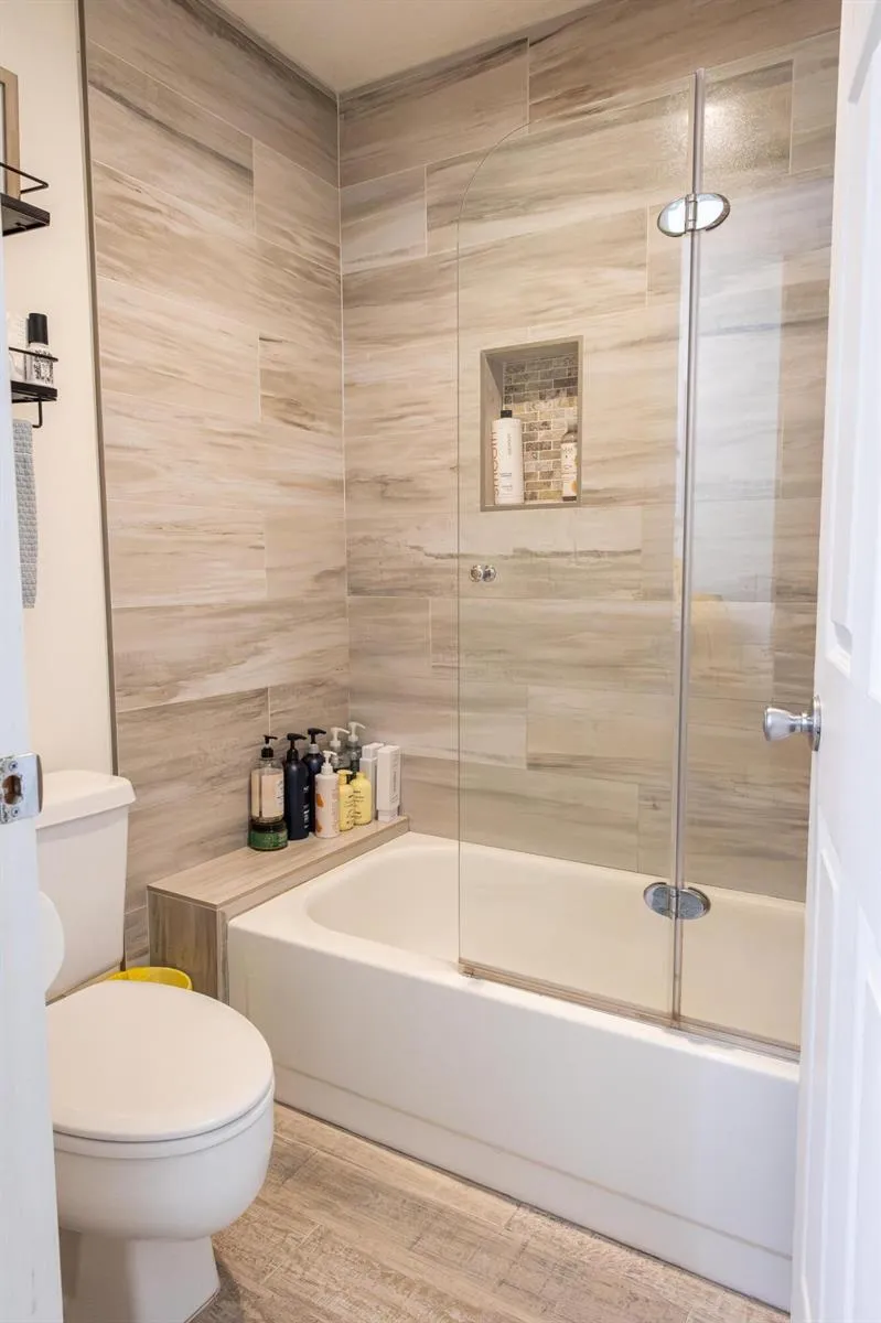 803 LAKEVIEW CIRCLE Royal Palm Beach, FL 33411