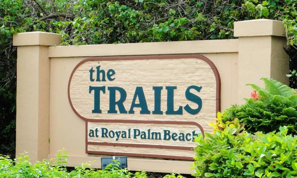 803 LAKEVIEW CIRCLE Royal Palm Beach, FL 33411