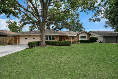 9006 Springview Lane