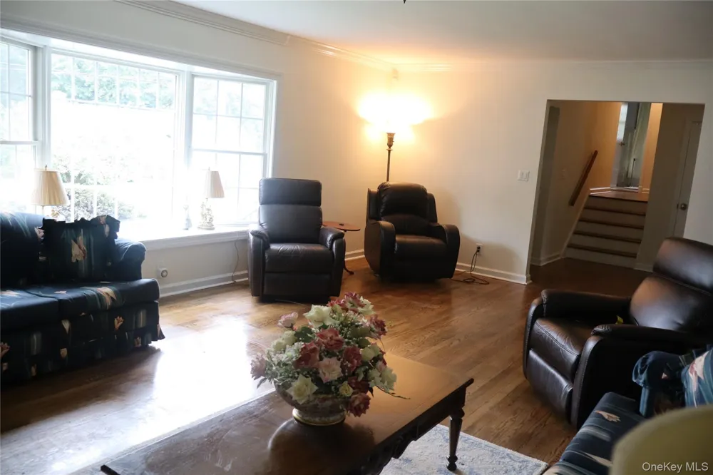 52 RUNYON Scarsdale, NY 10583