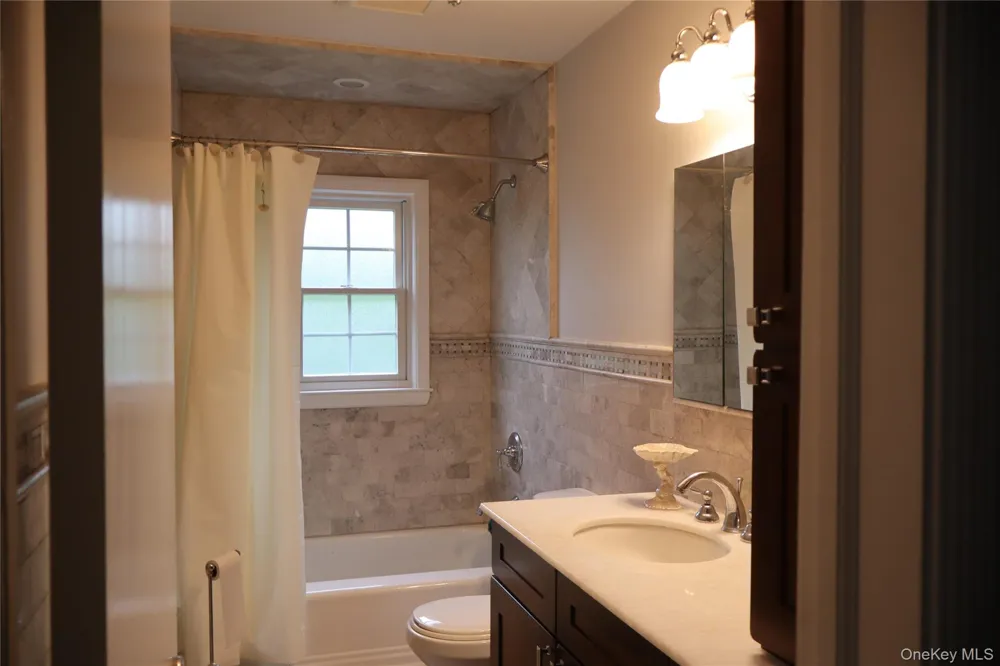 52 RUNYON Scarsdale, NY 10583