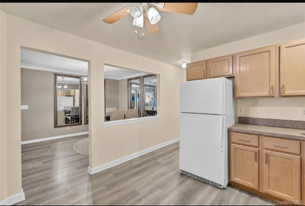 25 Victorian Lane Medford, NY 11763