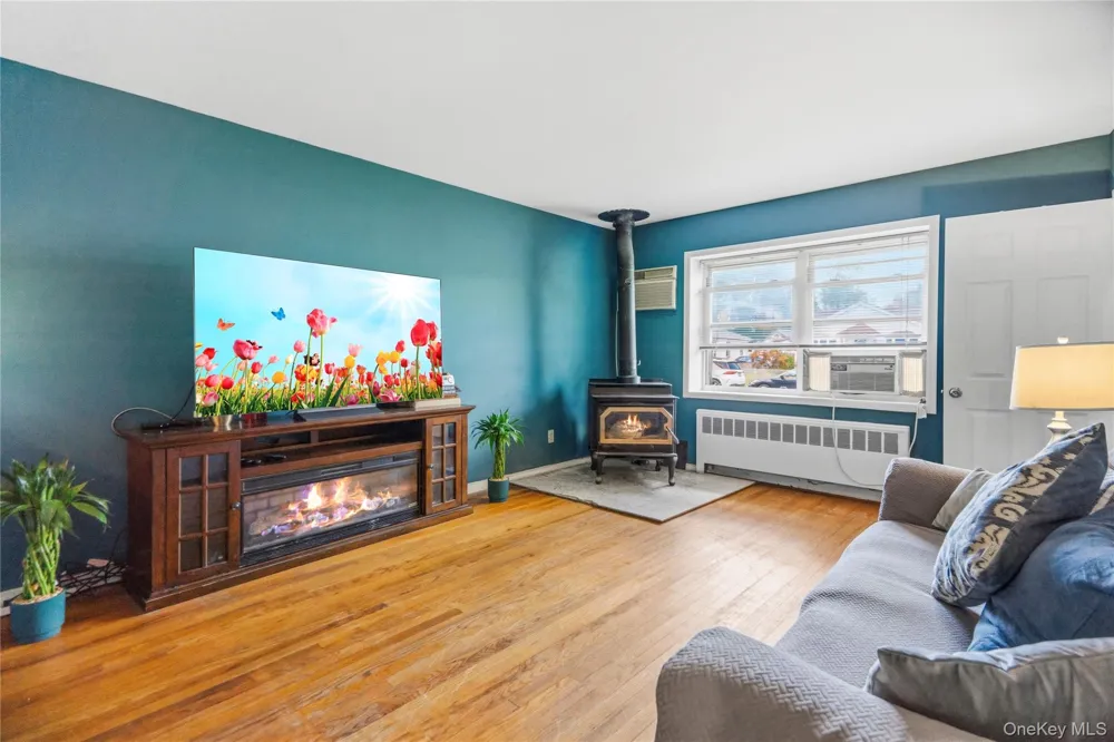2 Seminole Drive Bay Shore, NY 11706