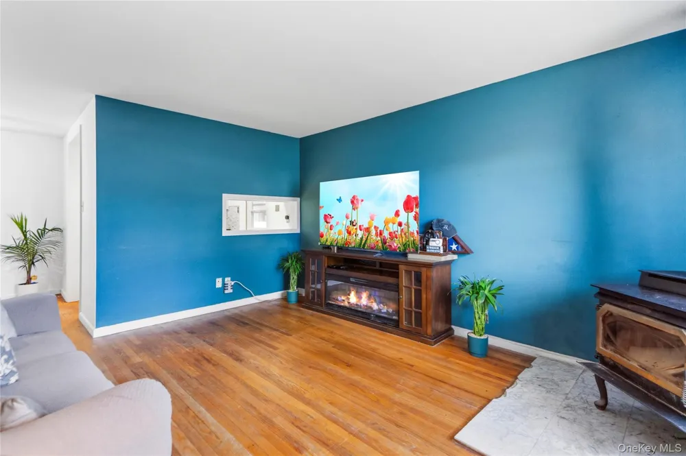 2 Seminole Drive Bay Shore, NY 11706