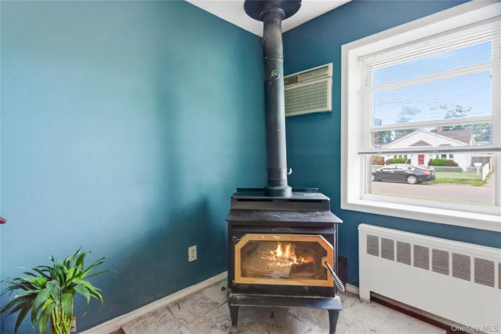 2 Seminole Drive Bay Shore, NY 11706
