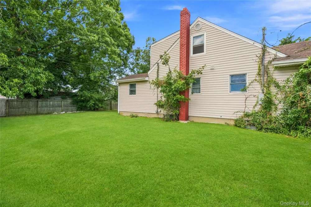 2 Seminole Drive Bay Shore, NY 11706
