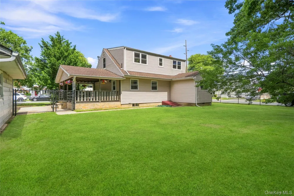2 Seminole Drive Bay Shore, NY 11706