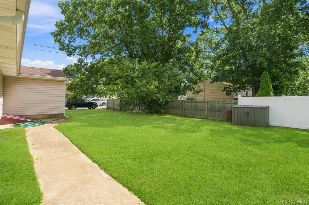 2 Seminole Drive Bay Shore, NY 11706