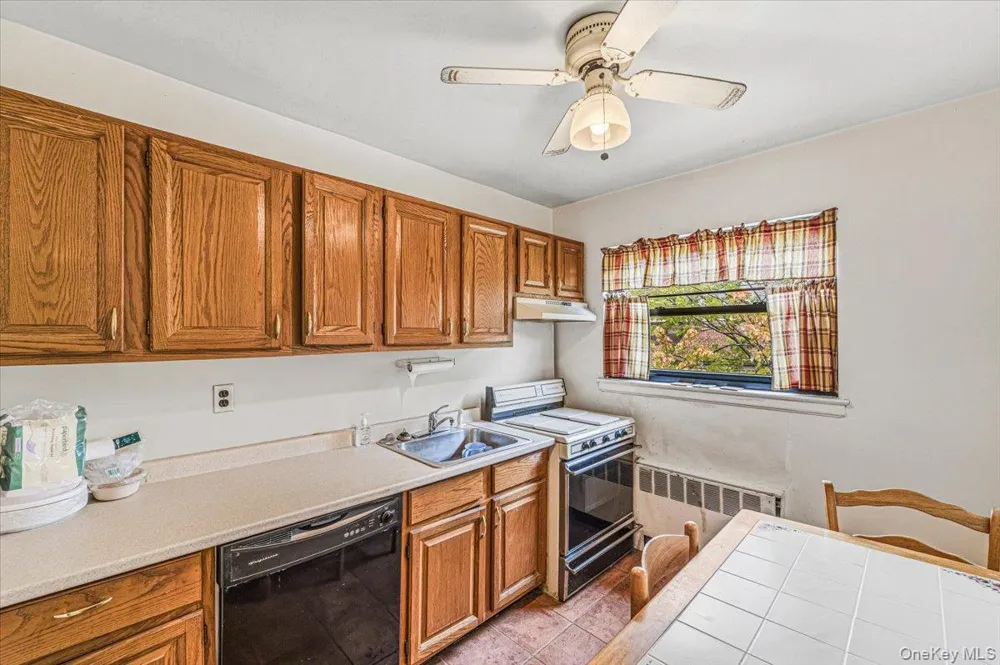 220-15 75th Avenue #86A2 Oakland Gardens, NY 11364