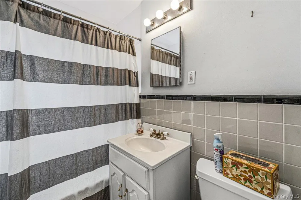 220-15 75th Avenue #86A2 Oakland Gardens, NY 11364
