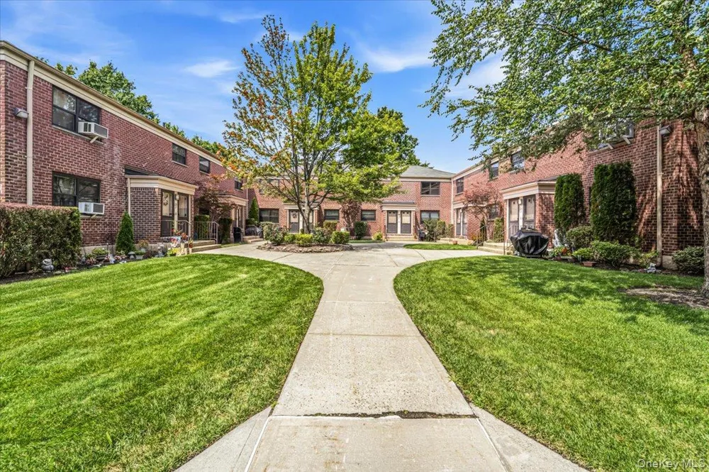 220-15 75th Avenue #86A2 Oakland Gardens, NY 11364