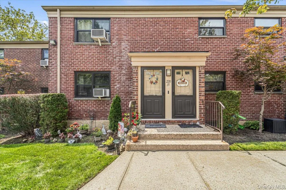 220-15 75th Avenue #86A2 Oakland Gardens, NY 11364