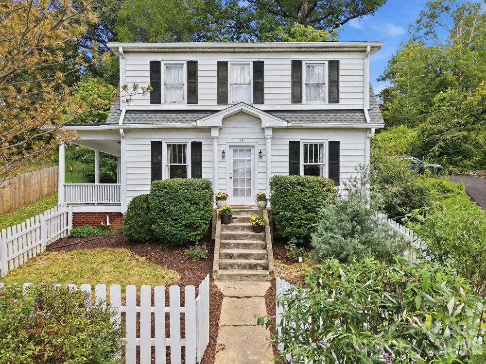 45 Woodvale Avenue Asheville, NC 28804