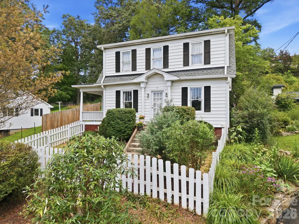 45 Woodvale Avenue Asheville, NC 28804