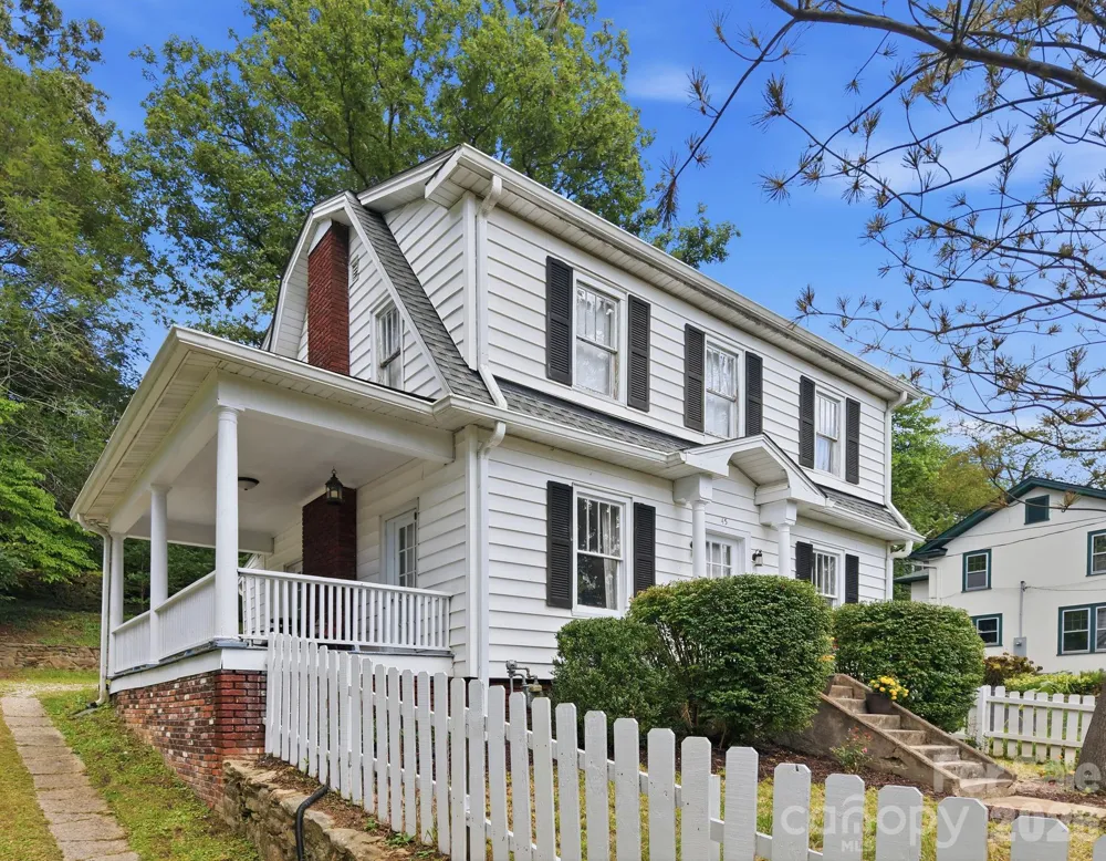 45 Woodvale Avenue Asheville, NC 28804