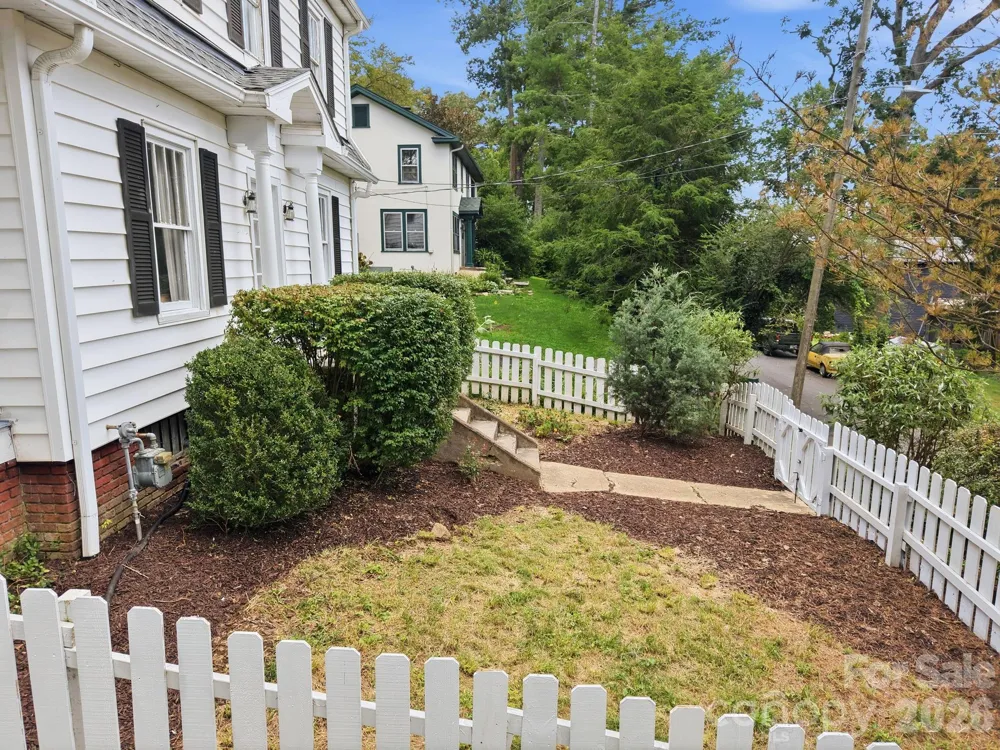 45 Woodvale Avenue Asheville, NC 28804