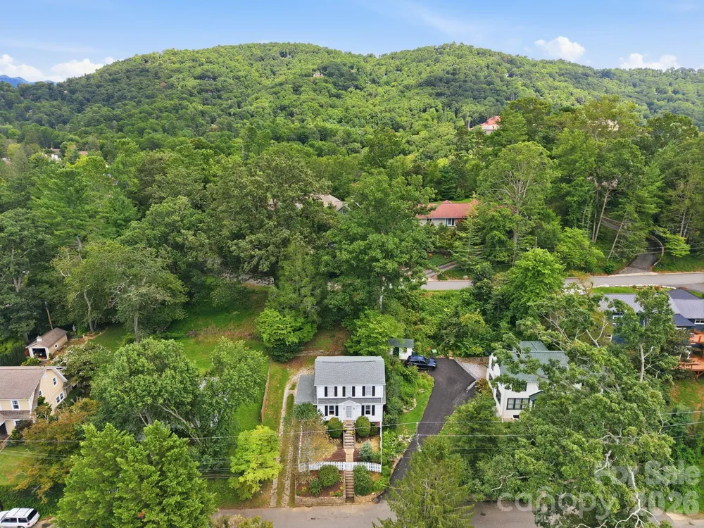 45 Woodvale Avenue Asheville, NC 28804