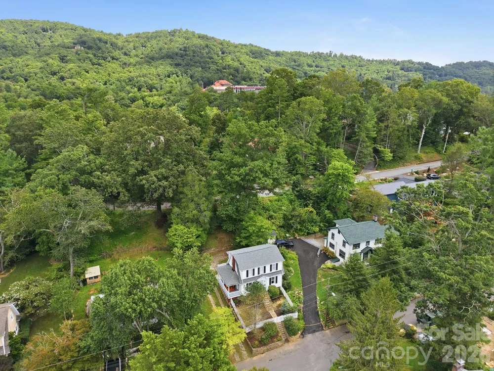 45 Woodvale Avenue Asheville, NC 28804