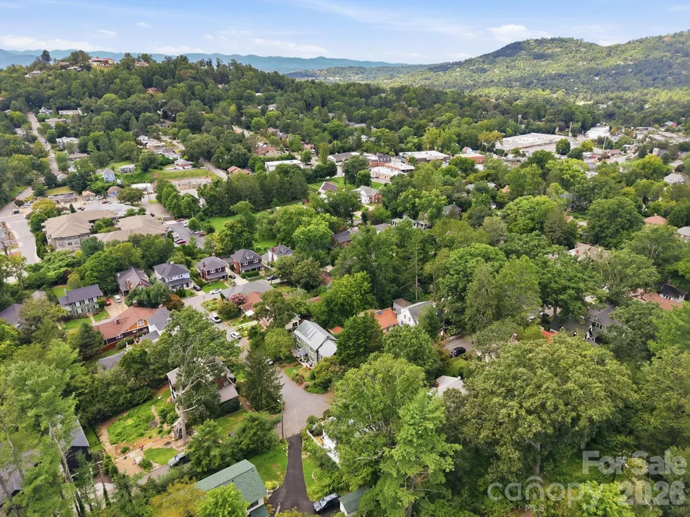45 Woodvale Avenue Asheville, NC 28804