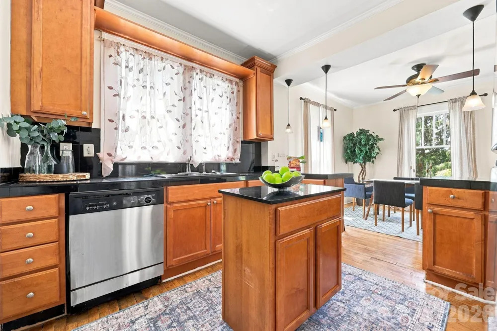 45 Woodvale Avenue Asheville, NC 28804