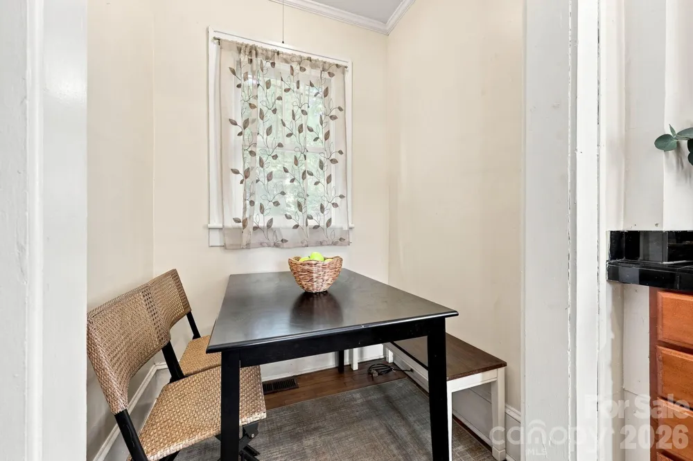 45 Woodvale Avenue Asheville, NC 28804
