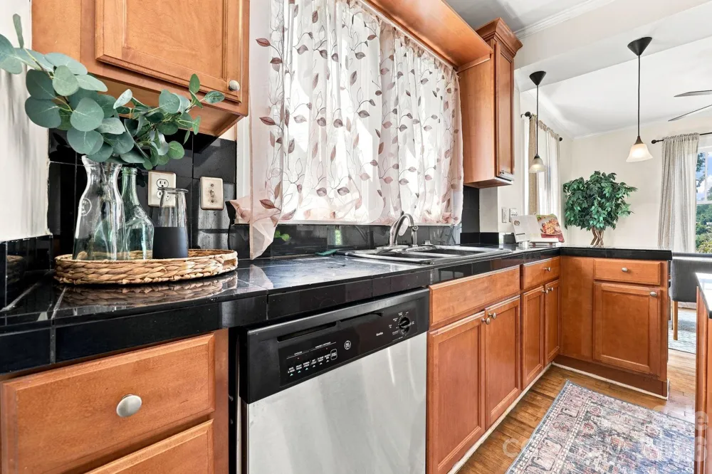 45 Woodvale Avenue Asheville, NC 28804