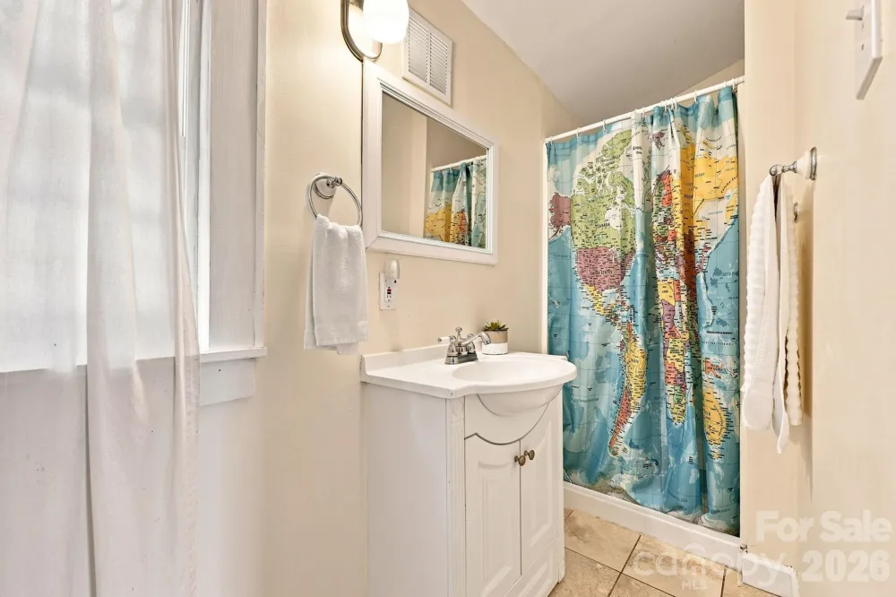 45 Woodvale Avenue Asheville, NC 28804