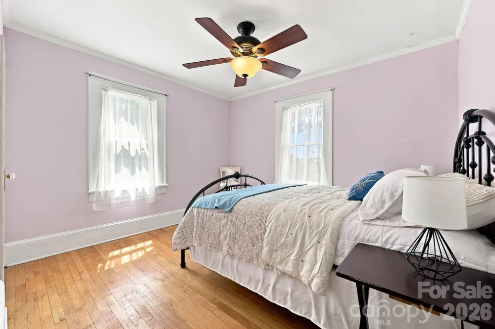 45 Woodvale Avenue Asheville, NC 28804