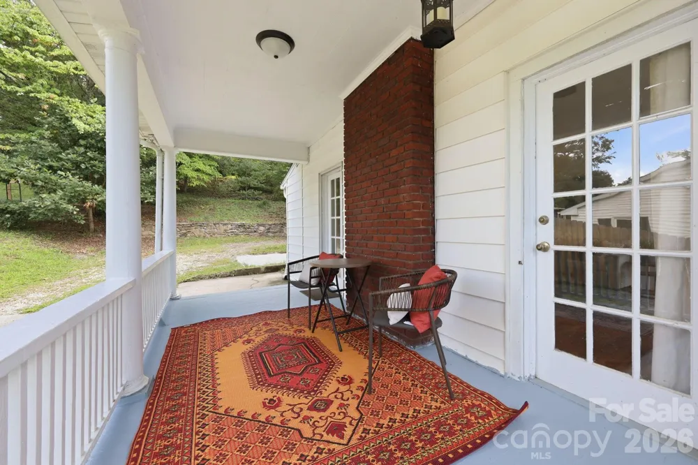 45 Woodvale Avenue Asheville, NC 28804