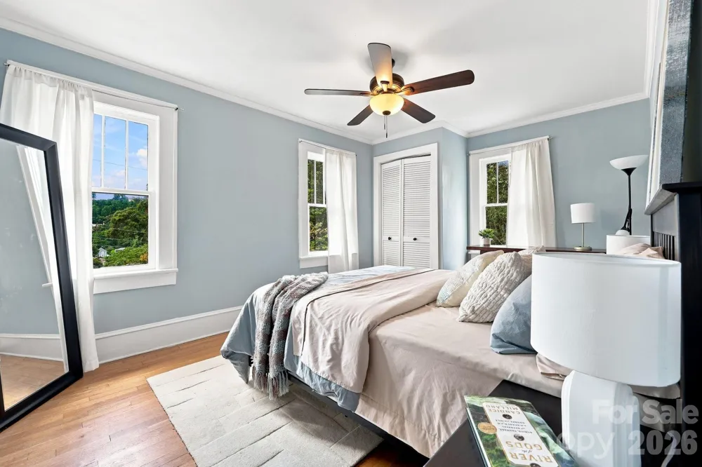 45 Woodvale Avenue Asheville, NC 28804