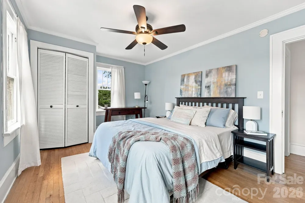 45 Woodvale Avenue Asheville, NC 28804