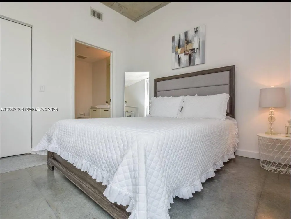 151 SE 1st St #2104 Miami, FL 33131