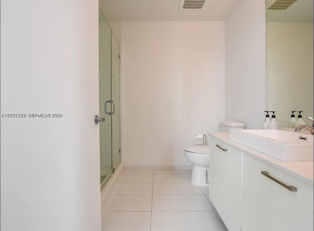 151 SE 1st St #2104 Miami, FL 33131
