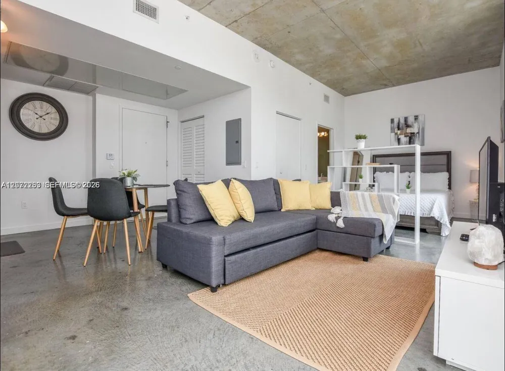 151 SE 1st St #2104 Miami, FL 33131