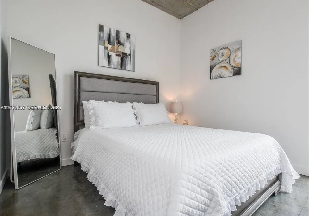 151 SE 1st St #2104 Miami, FL 33131