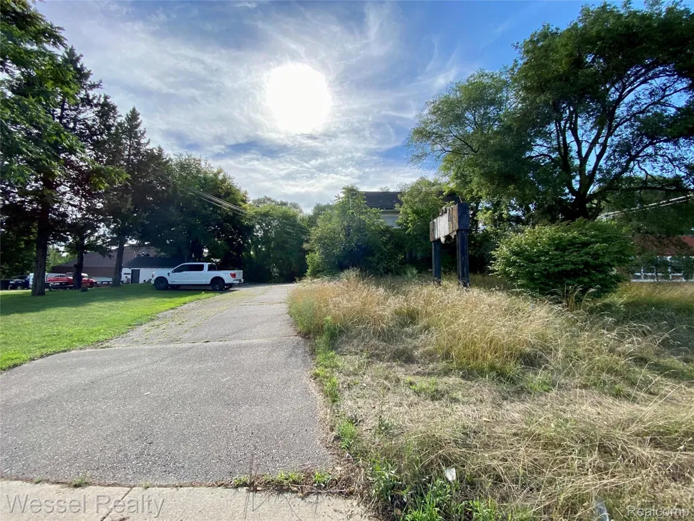 67091 VAN DYKE ROAD Washington Township, MI 48095